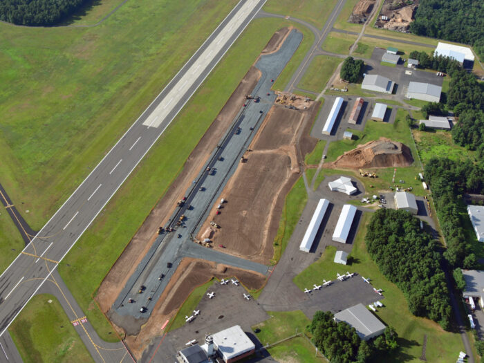 WESTFIELD-BARNES AIRPORT - Taxiway B South